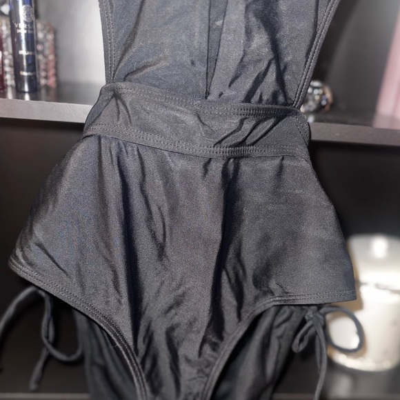 - CUPSHE Mesh Side Cutout Ruched Drawstring Monokini Swimsuit size Medium - Picture 12 of 15